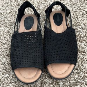Earth black shoes size 8.5